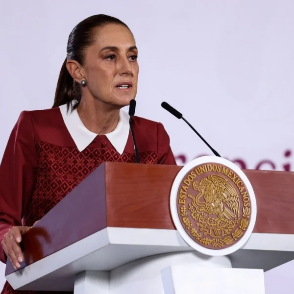 Sheinbaum pidió al embajador estadounidense Ronald Johnson enfocarse en temas bilaterales y no opinar sobre política interna de México. FOTO: Cuartoscuro.