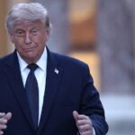 Donald Trump aseguró que preferiría que el T-MEC expirara, aunque dejó abierta la posibilidad de mantenerlo. FOTO: EFE.