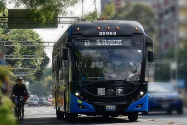 Analizan proyecto de movilidad para la 11 Sur-Norte; podría ser un tren ligero o un tren suburbano. FOTO: Milenio.